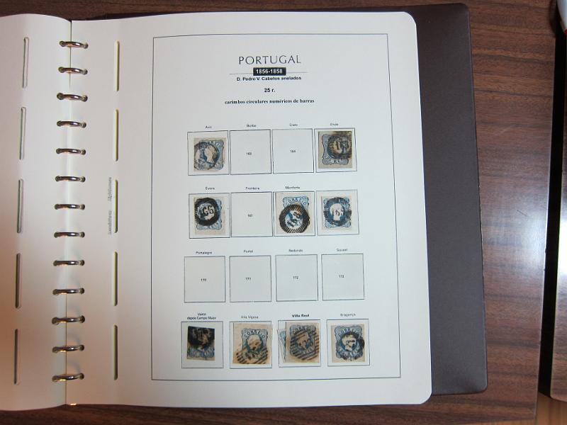 0015 (44).jpg -     Lote:    15      Marcofilia      Lotes Especiais       Descrição:      Portugal.   Colecção especializada de marcas numéricas das 1.ª e 2.ª reformas em selos de 25 reis, desde D. Maria II até D. Luís I, de frente. Lote a ver.        Lote       Valor Base:     &euro; 1.500,00     Valor Venda:     &euro; 3.000,00     